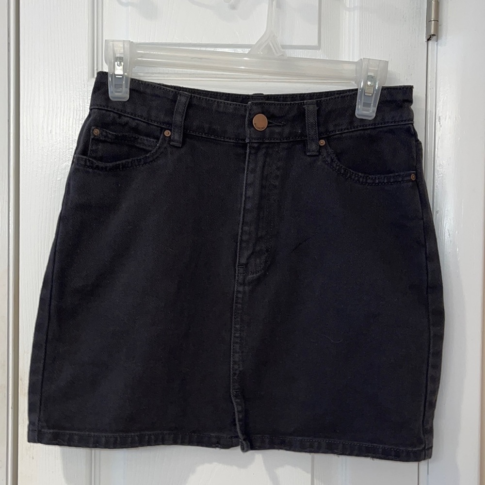 Billabong Denim Skirt! Size 25 🌊